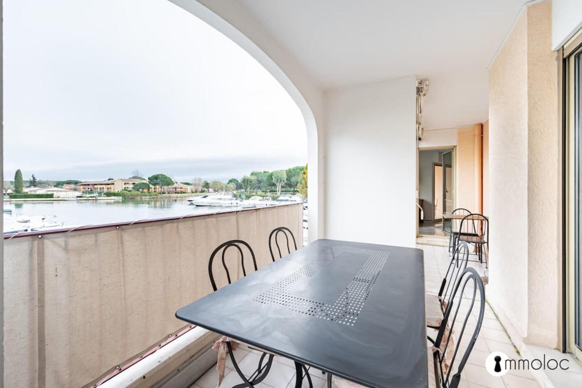 Spacious Apartment With Pool Located In The Marina Of Mandelieu Экстерьер фото