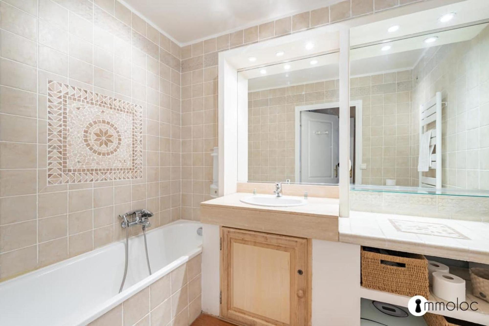 Spacious Apartment With Pool Located In The Marina Of Mandelieu Экстерьер фото